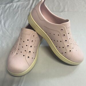 ⭐️ People - Pink water shoes/Sneakers with Breathable Design